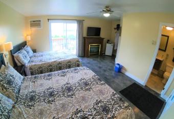 Waterview On The Bay has Balcony rooms