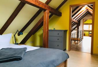 Landkulturhof Gl  cksbringer has Balcony rooms