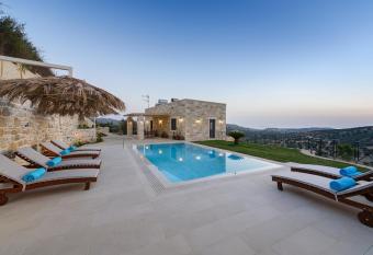 Villa Salla Luxury has Balcony rooms