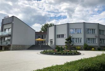 Z  oty   an has Balcony rooms