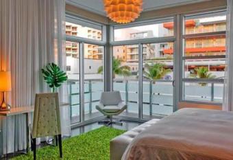 Prime Hotel Miami allows 18 year olds to book a room