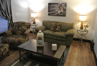 Cape Cod Vacation House In Two Rivers, Near Lake Michigan allows 18 year olds to book a room