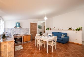 Casa Vacanza AZZURRA has Balcony rooms