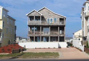 Pierhouse Bed & Breakfast has Balcony rooms