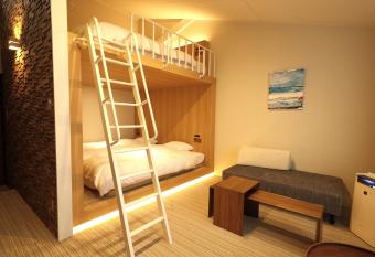 Chikura Tsunagu Hotel allows 18 year olds to book a room