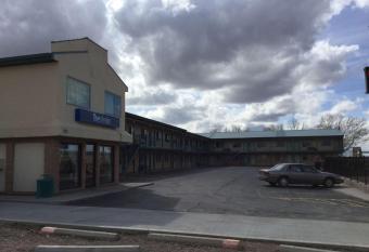 Travelodge by Wyndham Wall allows 18 year olds to book a room