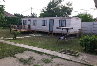 Kupai Apartman has Balcony rooms