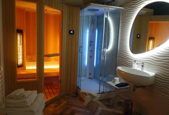 Holiday Homes - mini spa - Nemi (Roma) allows 18 year olds to book a room