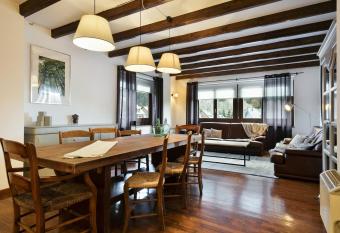 Luderna - Apartamento con terraza Bonaigua B2 Salient has Balcony rooms