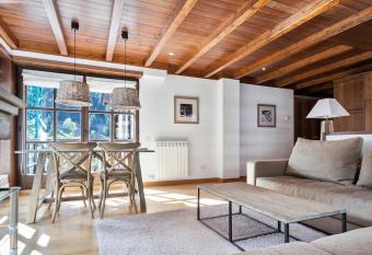 Luderna - Apartamento Val de Ruda A14 Montoliu has Balcony rooms