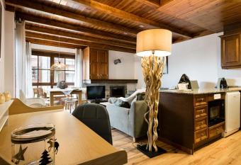 Luderna - Apartamento Val de Ruda A2 Comalada has Balcony rooms