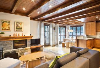 Luderna - Apartamento Val de Ruda B17 dera Artiga has Balcony rooms