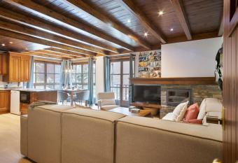 Luderna - Apartamento Val de Ruda B21 Blanhiblar has Balcony rooms