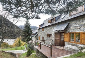 Luderna - Casa con terraza Cuylas has Balcony rooms
