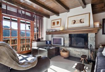 Luderna - Casa con terraza Unhola has Balcony rooms