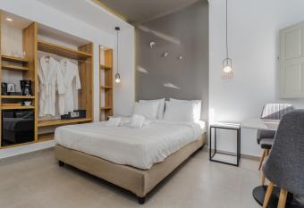 Symphony Suites Santorini has rooms with a private hot tub