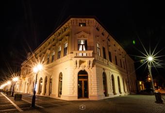 HOTEL CENTRAL CAREI has Balcony rooms