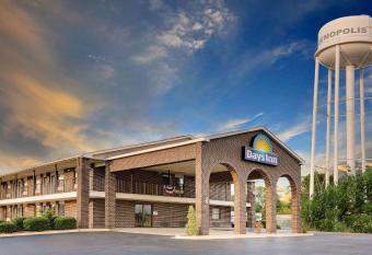 Days Inn by Wyndham Demopolis has Smoking rooms