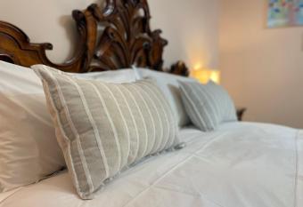 B&b Ophelia allows 18 year olds to book a room