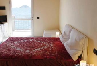 B&B LE FORNACELLE has Balcony rooms