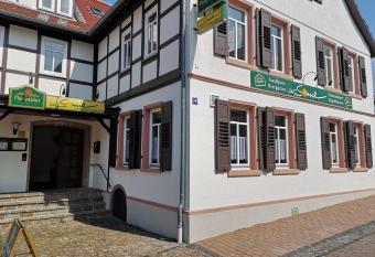 Zur Sonne has Balcony rooms