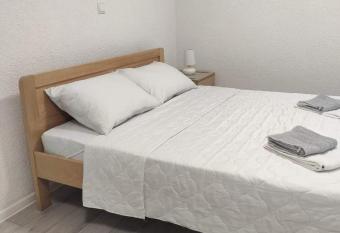 Villa Ivanovi allows 18 year olds to book a room