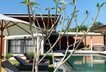 Laman Villa Port Dickson allows 18 year olds to book a room