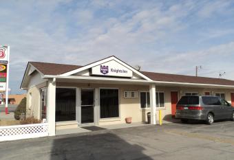 Knights Inn Ottawa has Balcony rooms