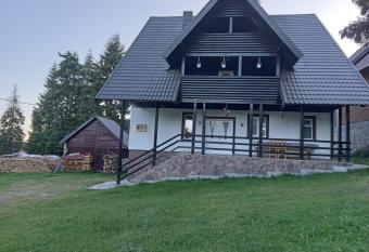 Casa de Vacan     V  rtop has Balcony rooms