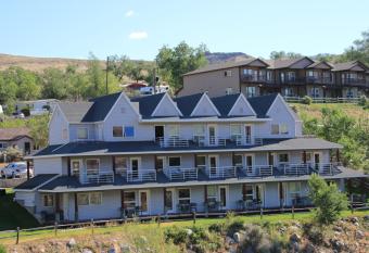 Absaroka Lodge has Balcony rooms