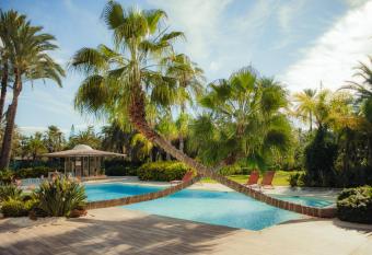 Hotel Boutique Hort de Nal allows 18 year olds to book a room