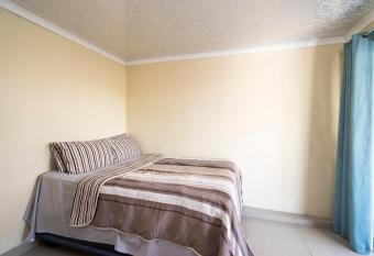 Hasate Guest House 10 Florence street Oakdale Belliville 7530 cape town south African allows 18 year olds to book a room