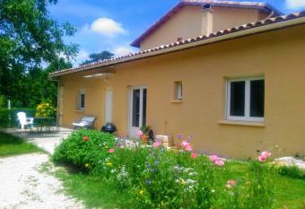 Grate et les Brugues has Balcony rooms