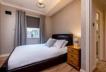 Cattle Market View Apartment allows 18 year olds to book a room