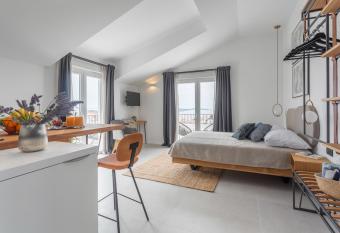 Hvar Top View Apartments has Balcony rooms