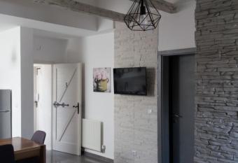 Studio apartman GRIZZLY allows 18 year olds to book a room