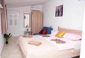 Apartments Nino Skadar lake has Balcony rooms