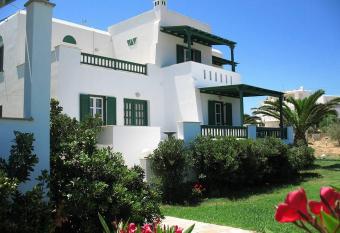 HOTEL KAPARI has Balcony rooms