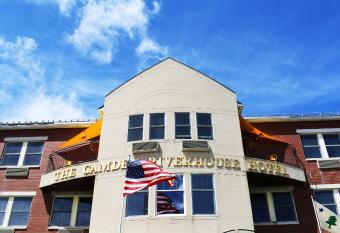 Camden Riverhouse Hotel and Inn has Balcony rooms
