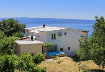 Apartments with a parking space Podstrana, Split - 5225 has Balcony rooms