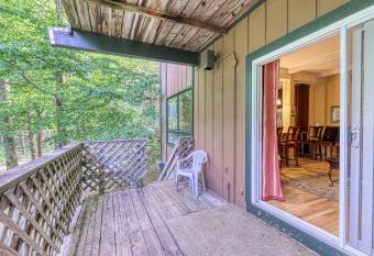 Bee Branch 01 has Balcony rooms