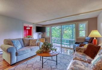 Briarcliff has Balcony rooms