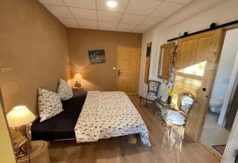 Double room on farm (La ferme du Tao) has Balcony rooms