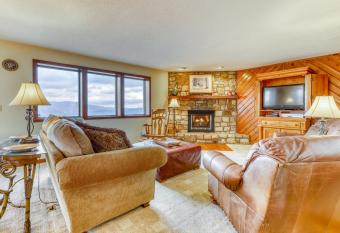 Crest 200I has Balcony rooms