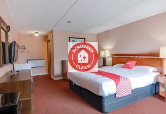 OYO Hotel Niagara Falls, ON - Fallsview has Balcony rooms