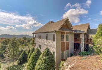 Reserve 07-D has Balcony rooms