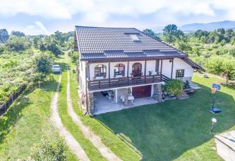 Casa de vacanta Mirela has Balcony rooms