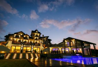 Castelnor has Balcony rooms