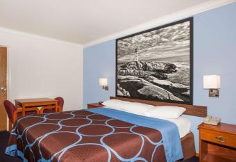 Creekside Inn & Suites has Smoking rooms