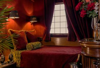 House of Gods Royal Mile allows 18 year olds to book a room